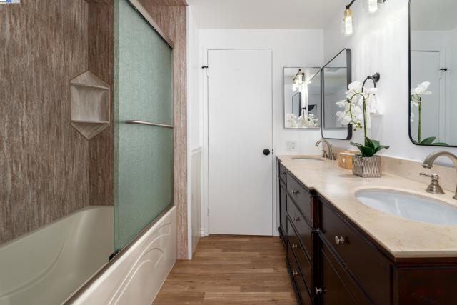 4406 Sugarland Ct, Concord CA: https://media.crmls.org/mediaz/2a078fae-6a22-452e-98e0-33ce2e08031b.jpg