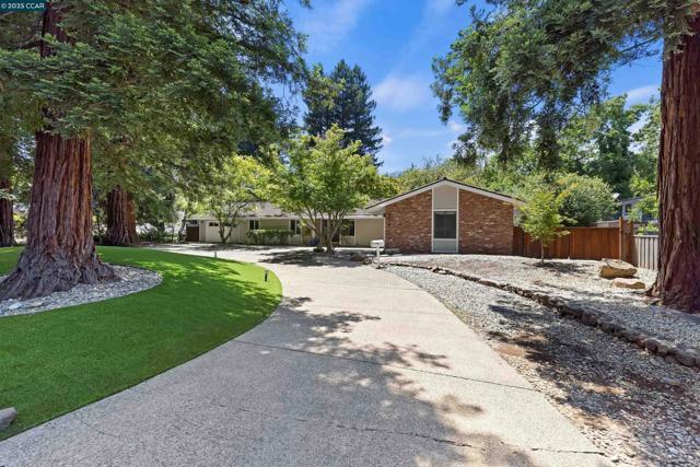 5104 Alhambra Valley Rd, Martinez CA: https://media.crmls.org/mediaz/2a07df29-eee8-482d-9a12-3e9aa00e2e14.jpg
