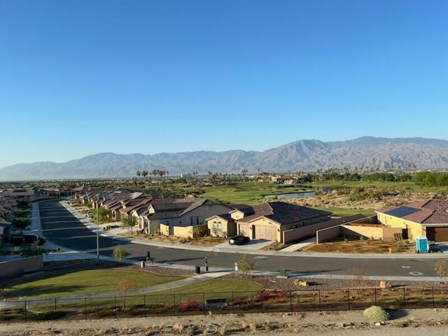41867 Regona Road, Indio CA: https://media.crmls.org/mediaz/2a07e3e0-7c22-4d25-bcd9-152fb13ec0af.jpg