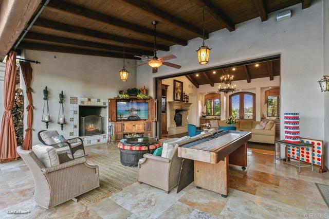 16531 Zumaque, Rancho Santa Fe CA: https://media.crmls.org/mediaz/2a08178e-8b90-4be5-bb40-3a4bb886948c.jpg