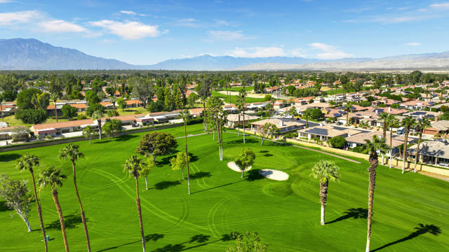 77576 Woodhaven Dr. N Drive, Palm Desert CA: https://media.crmls.org/mediaz/2a088786-cfaf-4146-b00d-9c83733e973b.jpg