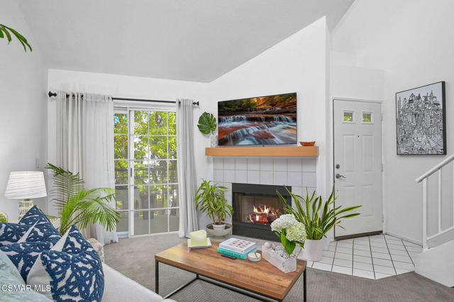 24145 Del Monte Drive, Valencia CA: https://media.crmls.org/mediaz/2a089221-7cbb-451d-a748-7bc7e5df97e2.jpg