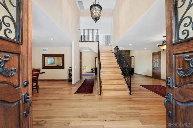 18585 Deer Valley Estates, Poway CA: https://media.crmls.org/mediaz/2a08f42e-cb3a-41eb-aeff-0dc61109d4fc.jpg