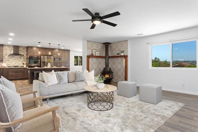 14210 Tierra Bonita Road, Poway CA: https://media.crmls.org/mediaz/2a0948f2-3c38-446a-86cc-b610bd44b27e.jpg