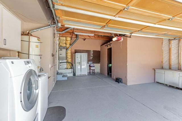 1298 Hersman Drive, Gilroy CA: https://media.crmls.org/mediaz/2a094d62-ec98-4974-aa23-8ebd15649245.jpg