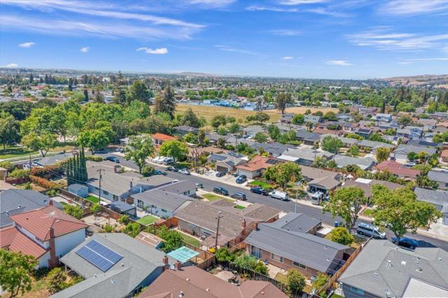 1648 Mount Rainier Avenue, Milpitas CA: https://media.crmls.org/mediaz/2a0bcbc9-3059-467f-8918-c193a7e1891c.jpg