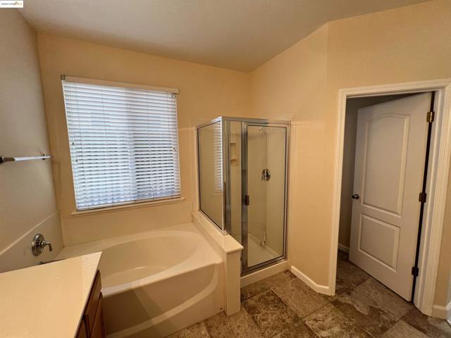 1371 Brooktrail Dr, Pittsburg CA: https://media.crmls.org/mediaz/2a0c254f-43b6-486f-9587-4fa77862f5f2.jpg