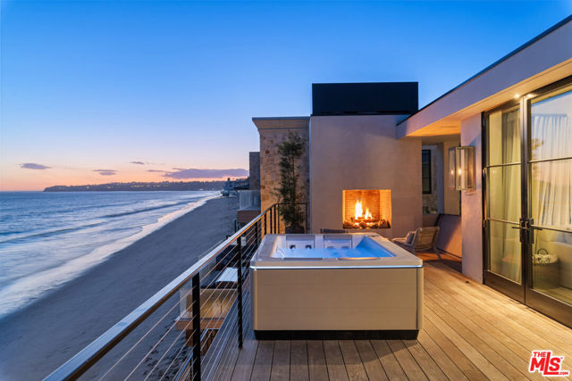 27218 Pacific Coast Highway, Malibu CA: https://media.crmls.org/mediaz/2a0c6fb5-4b97-4155-b93d-3c0161dc9f66.jpg