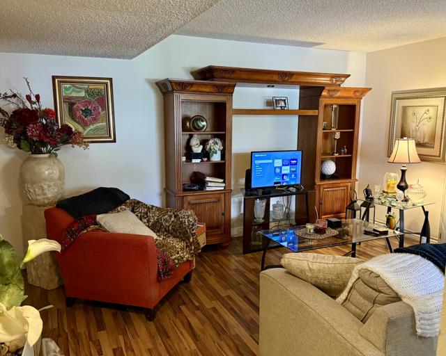 5301 E Waverly Dr., Palm Springs CA: https://media.crmls.org/mediaz/2a0c966b-839e-4420-a9e4-8d07ea272d13.jpg