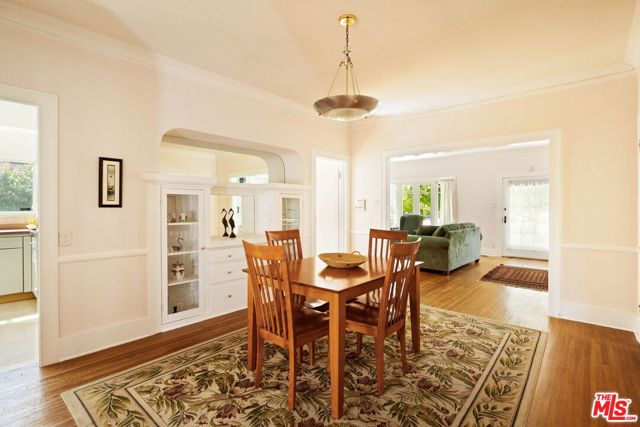 336 North Beachwood Drive photo 8