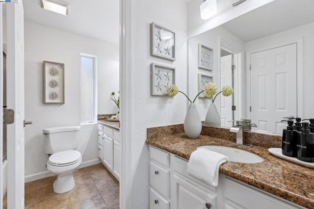150 Sharene Ln, Walnut Creek CA: https://media.crmls.org/mediaz/2a0cff08-0213-47ad-92a4-2bd67ff4b645.jpg