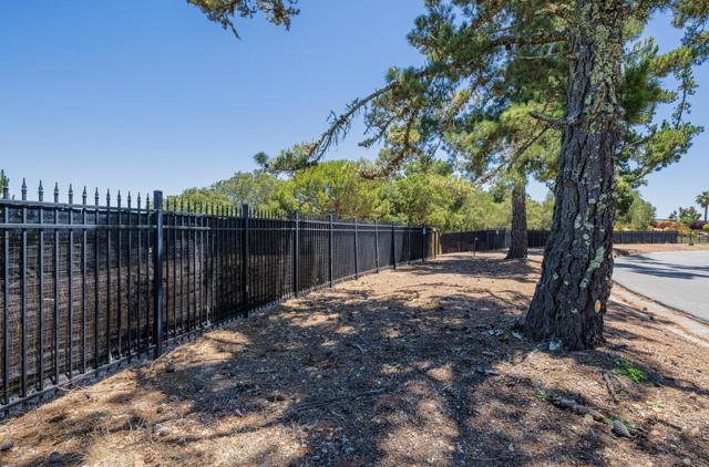 12167 Saddle Road, Carmel Valley CA: https://media.crmls.org/mediaz/2a0d0725-91de-47bc-86f3-823daa91f98f.jpg