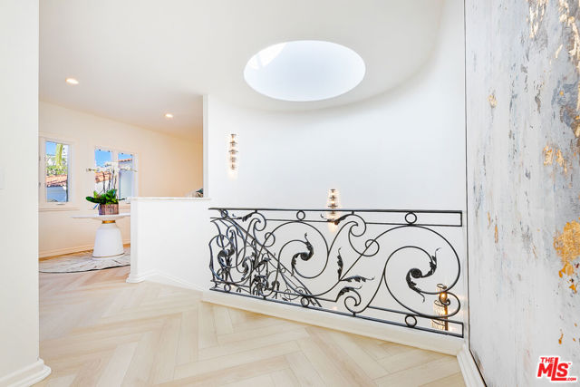 10502 Yellow Hill Road, Malibu CA: https://media.crmls.org/mediaz/2a0d1f4a-9db8-4fa9-b911-0a1312bfc94e.jpg