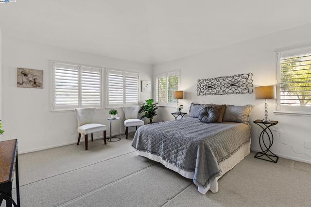 131 Diapian Bay, Alameda CA: https://media.crmls.org/mediaz/2a0d203b-3fe9-4a43-b1d3-30d42e7d8cd7.jpg