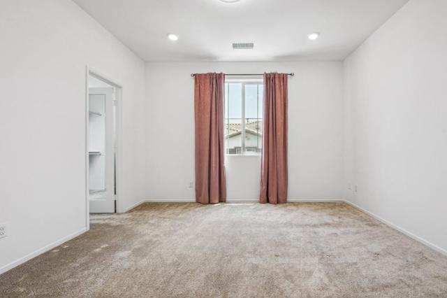 5584 Kate Way, Fontana CA: https://media.crmls.org/mediaz/2a0dcee7-ba21-4617-b8a4-e53f9f008aad.jpg