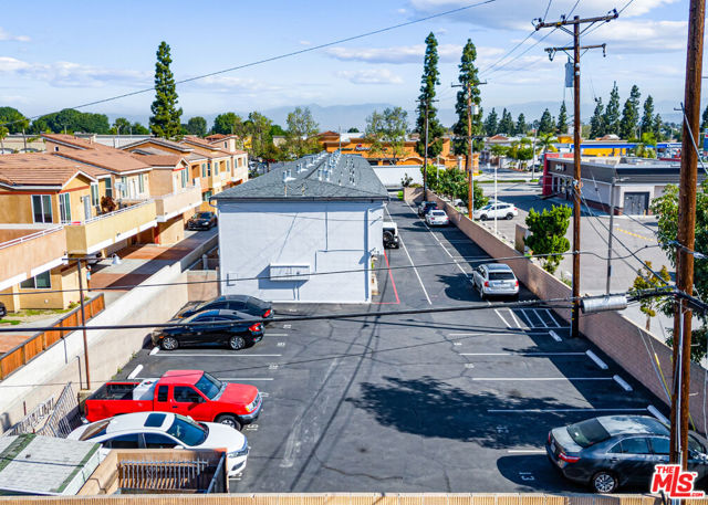 12128 Imperial Highway, Norwalk CA: https://media.crmls.org/mediaz/2a0ddacc-7636-4e32-9ee8-d32abc04eb4c.jpg