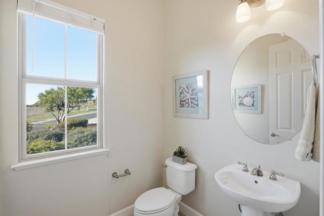 979 Via Rodriguez, San Juan Bautista CA: https://media.crmls.org/mediaz/2a0df189-adaf-43e3-93bc-ba17be3bdd50.jpg