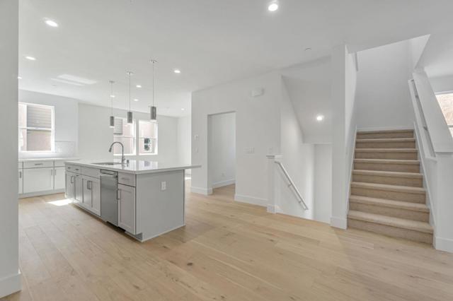 3201 Ivory Terrace, San Ramon CA: https://media.crmls.org/mediaz/2a0e32db-d6ff-4077-9369-27ca86713b46.jpg