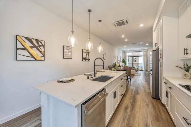 112 Waters Park Circle, San Mateo CA: https://media.crmls.org/mediaz/2a0e60fb-0e1c-4ca8-bbe8-b086f07138f0.jpg