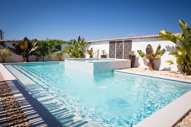 1047 Highland Dr, Del Mar CA: https://media.crmls.org/mediaz/2a0e9c5b-d02a-4f89-9ce7-be00cede62c6.jpg