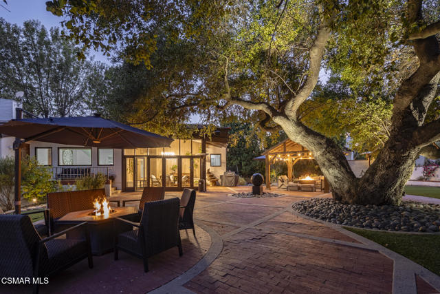 4525 Rayburn Street, Westlake Village CA: https://media.crmls.org/mediaz/2a0eb0fc-bada-4ec5-bb99-bba2224a3706.jpg