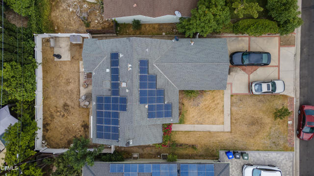 3036 Fairesta Street, La Crescenta CA: https://media.crmls.org/mediaz/2a0f32b1-b2d3-4b81-9d52-268d7cdad45a.jpg