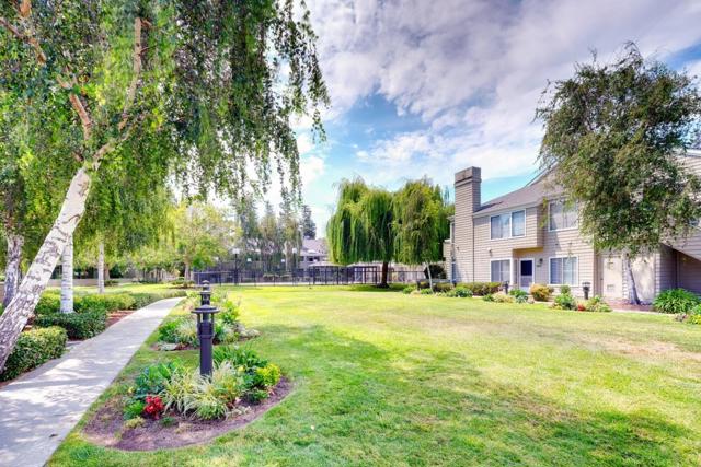 1735 Parkview Green Circle, San Jose CA: https://media.crmls.org/mediaz/2a0fb238-f6b1-447c-84ff-0151384ae14b.jpg