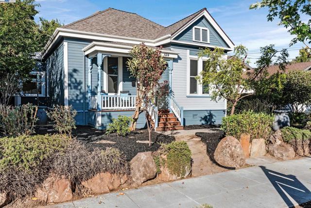 624 N 17Th St, San Jose CA: https://media.crmls.org/mediaz/2a10cf88-8740-4ace-bdbd-ad949bcab3ab.jpg