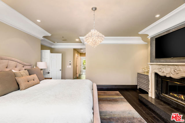 204 Bell Canyon Road, Bell Canyon CA: https://media.crmls.org/mediaz/2a1100ec-61b8-4c47-9f57-ce15bfa14142.jpg