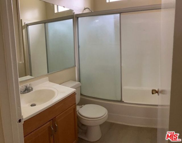 910 S Kingsley Drive, Los Angeles CA: https://media.crmls.org/mediaz/2a1162ac-80b9-4f80-9f94-95a4cf0212a7.jpg