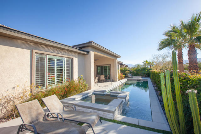 38 Burgundy, Rancho Mirage CA: https://media.crmls.org/mediaz/2a11d409-8126-49ce-a4cf-81660e1ce4f6.jpg