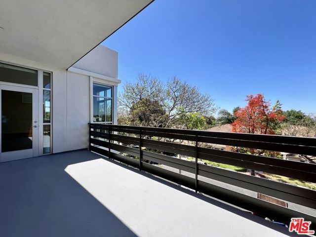 8017 W NORTON Avenue, West Hollywood CA: https://media.crmls.org/mediaz/2a12f10f-683a-4aea-afed-e0fed874cceb.jpg