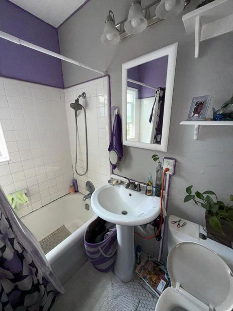 65 Buena Vista Street, Salinas CA: https://media.crmls.org/mediaz/2a13749b-b01f-4789-8569-f61ae7856c23.jpg