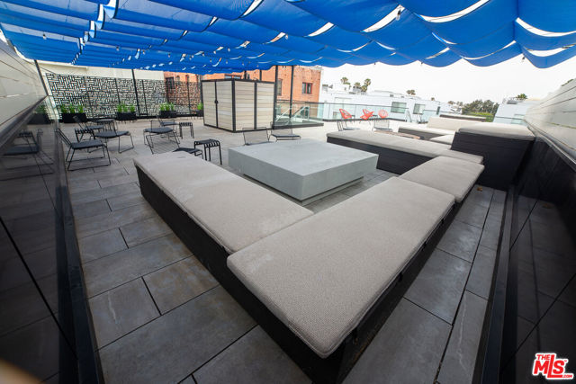 14 Brooks Avenue, Venice CA: https://media.crmls.org/mediaz/2a139556-2043-4d06-9577-d7954f958fe6.jpg