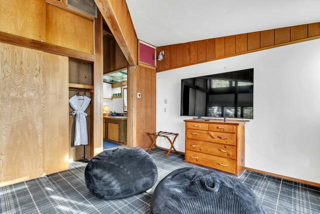 25281 Deer Path, Idyllwild CA: https://media.crmls.org/mediaz/2a144ac9-ada2-4812-a20b-299ac3e94b7c.jpg