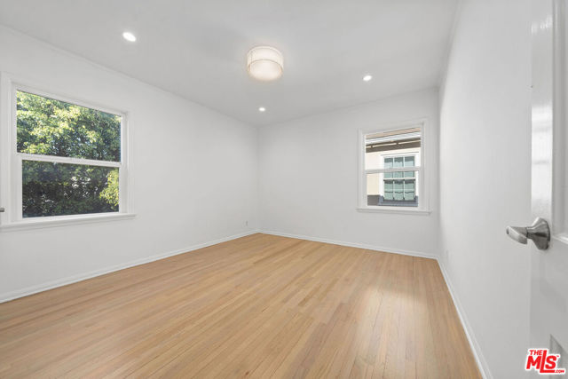 11347 CASHMERE Street, Los Angeles CA: https://media.crmls.org/mediaz/2a152025-25af-4559-82fe-fda6ad8302bf.jpg