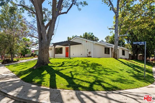 7901 Winsford Avenue, Los Angeles CA: https://media.crmls.org/mediaz/2a156b7b-b345-44f4-844a-27c4986e839d.jpg