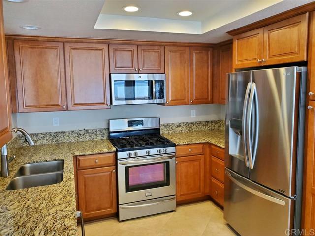 Detail Gallery Image 16 of 35 For 6808 Watercourse Dr, Carlsbad,  CA 92011 - 3 Beds | 2/1 Baths