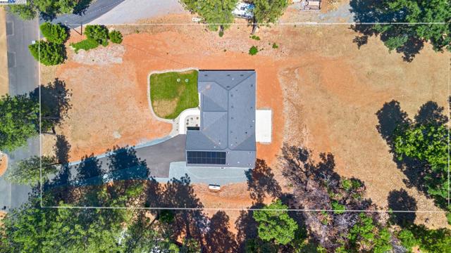 5579 Glen Dr, Foresthill CA: https://media.crmls.org/mediaz/2a159d9f-25b5-4b04-9a99-dbe477e827ac.jpg