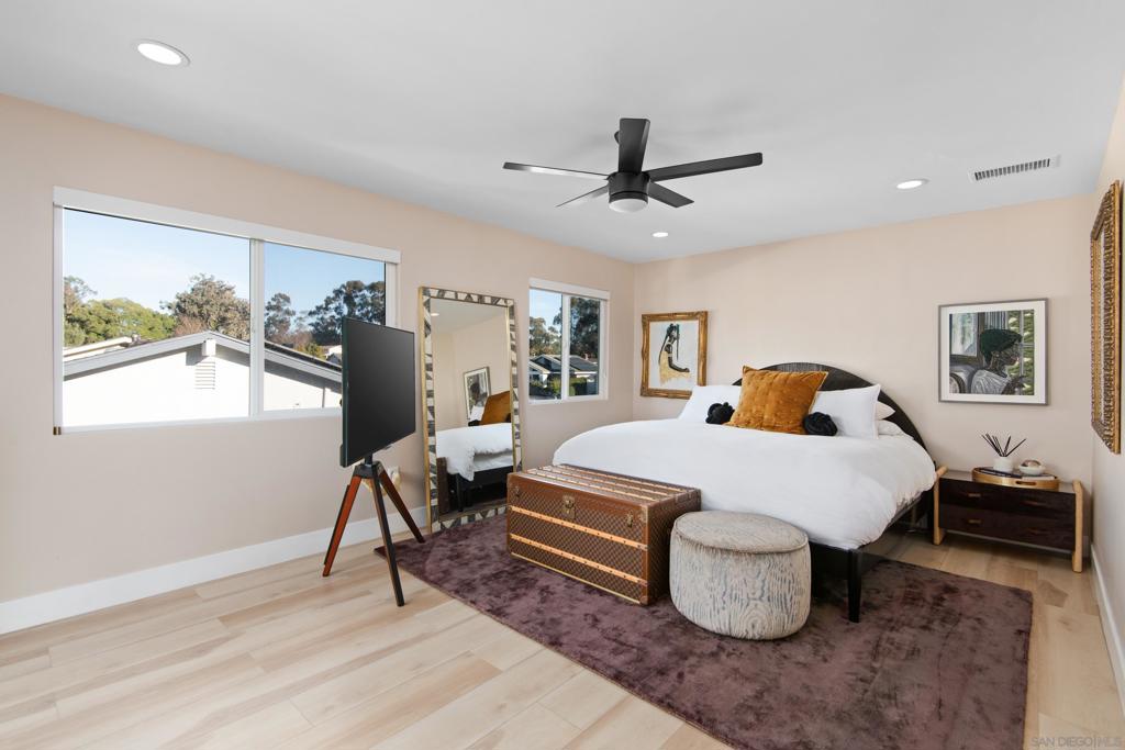 MLS #250035997SD img 17