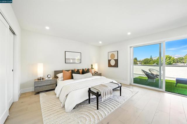 31 Junewood Ct, Danville CA: https://media.crmls.org/mediaz/2a1708ec-adfb-49ef-a6da-e712836be67a.jpg