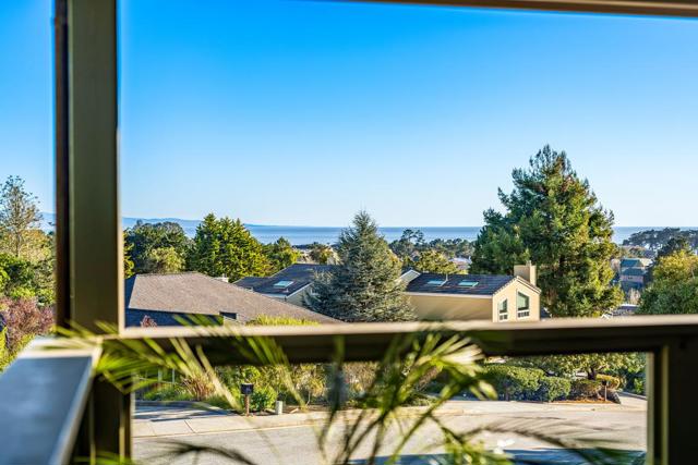 207 Driftwood Court, Aptos CA: https://media.crmls.org/mediaz/2a17831d-fbe4-4b59-8aa0-384cd0e5c6d0.jpg