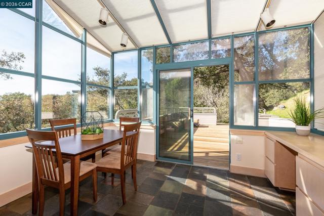 Image 19 of 55 For 319 Tappan Ter