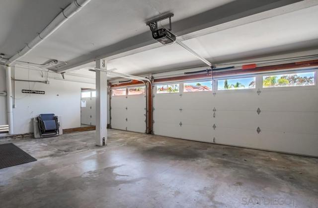 12709 Treeridge Ter, Poway CA: https://media.crmls.org/mediaz/2a1861e6-5c29-442d-bfbb-60269d9a2f2f.jpg