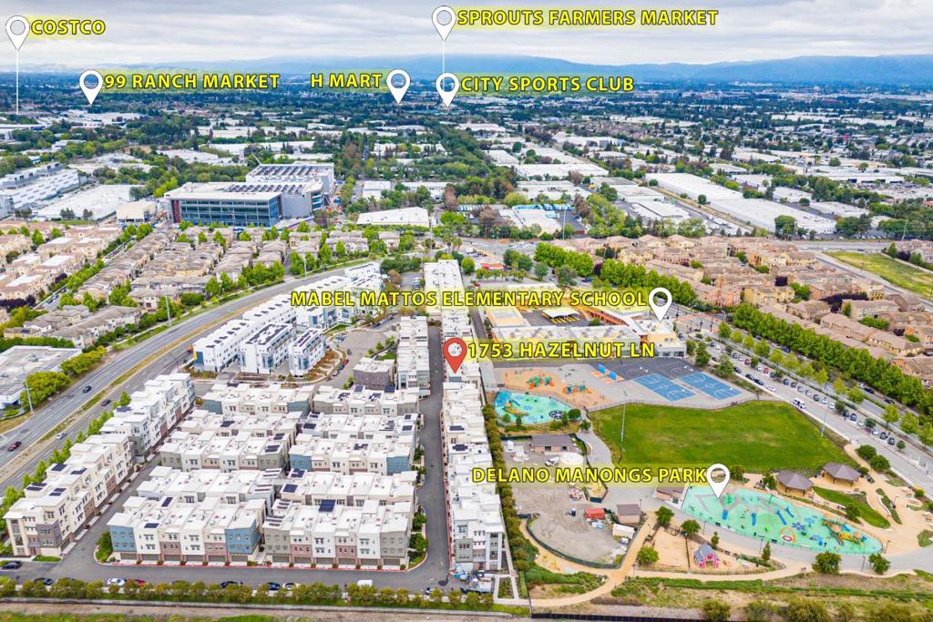 https://media.crmls.org/mediaz/2a188024-a3d8-4342-8041-3bd4c650b1e7.jpg?preset=X-Large