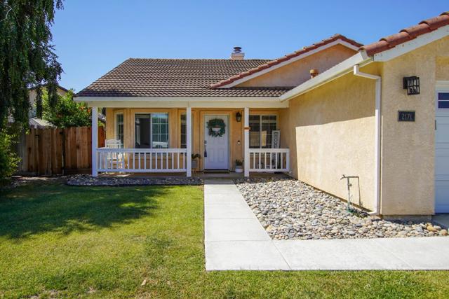 2171 Spruce Drive, Hollister CA: https://media.crmls.org/mediaz/2a190e3b-6066-41f5-b6fb-05f6d8a1a702.jpg