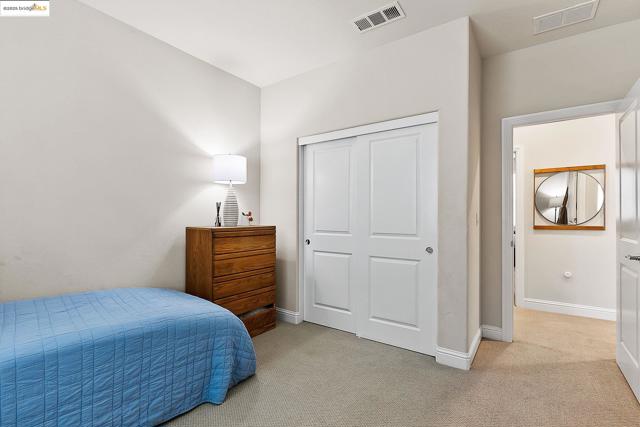 716 Cabada Dr, Brentwood CA: https://media.crmls.org/mediaz/2a1923c6-704f-4c3d-b15f-ef86599313d3.jpg