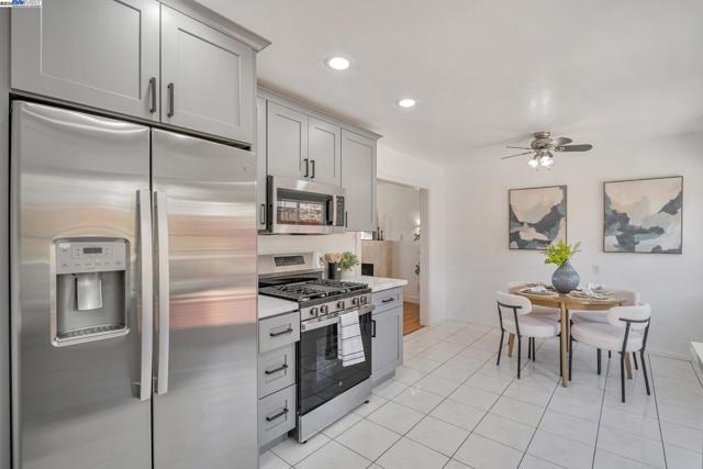 5232 Proctor Road, Castro Valley CA: https://media.crmls.org/mediaz/2a19ea59-b535-46c8-ba19-2345b7dfafcc.jpg