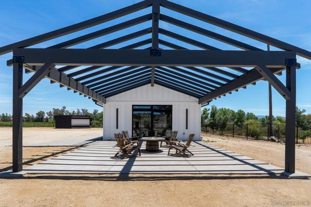 36051 E Benton Rd, Temecula CA: https://media.crmls.org/mediaz/2a1a3d2c-2718-486b-befc-3f2762f79499.jpg