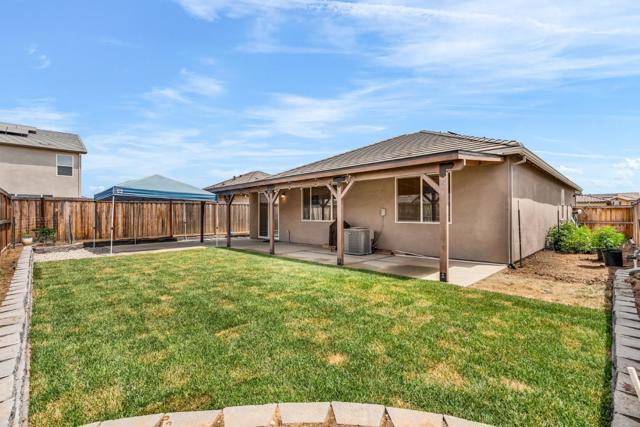 673 Dorset Drive, Patterson CA: https://media.crmls.org/mediaz/2a1a538f-a381-4a6b-9624-8b2abfec1744.jpg